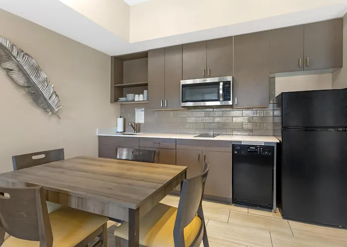 Hotel Western Executive Residency North Happy Valley 3*