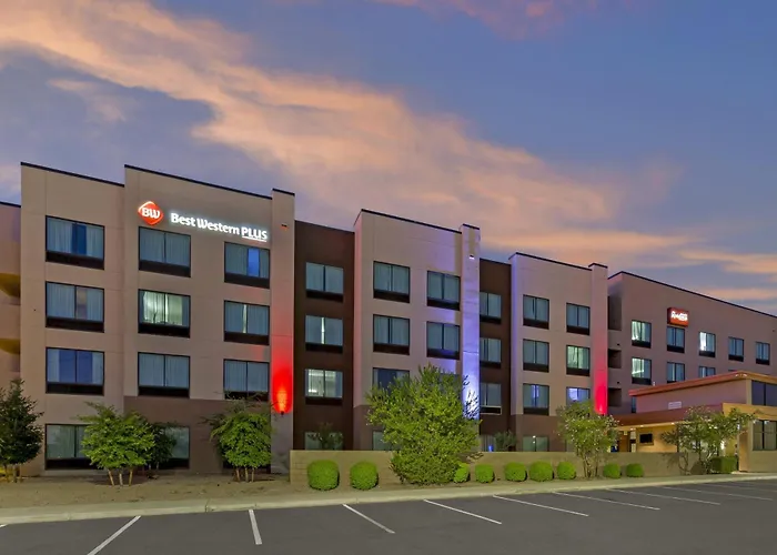 Hotel Western Executive Residency North Happy Valley 3*
