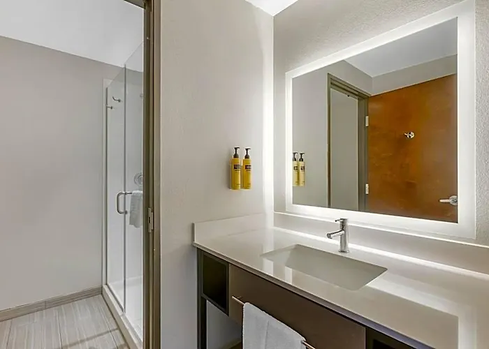 Hotel Western Executive Residency North Happy Valley 3*